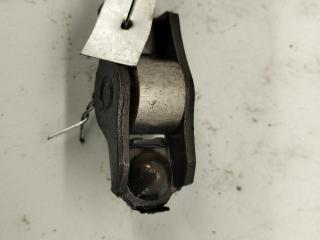 коромысло клапана (рокер) Skoda Fabia 2 поколение (5J) 2009, 1.2 л., бензин, МКПП, серый, хетчбэк 5 дв.