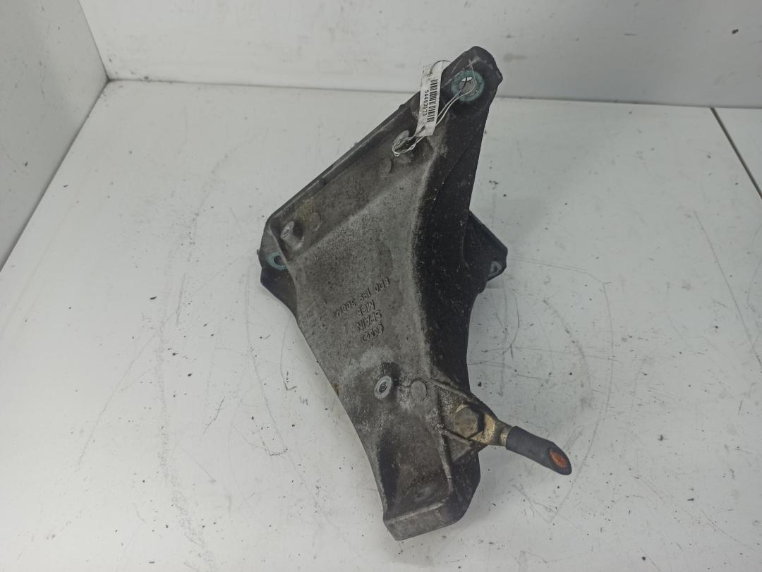 кронштейн двигателя Audi A6 C5 1998, 1.8 л., бензин, МКПП, серый, седан, 8D0199308M