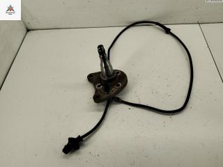 ступица задняя левая Volkswagen Golf 3 поколение 1996, 2.0 л., бензин, МКПП, чёрный, хетчбэк 5 дв.