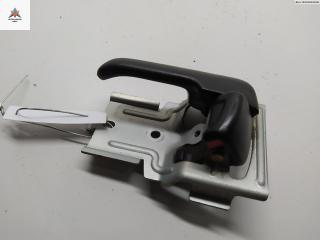 ручка внутренняя задняя левая Mazda 323 BA 1997, 1.5 л., бензин, МКПП, красный, хетчбэк 5 дв.