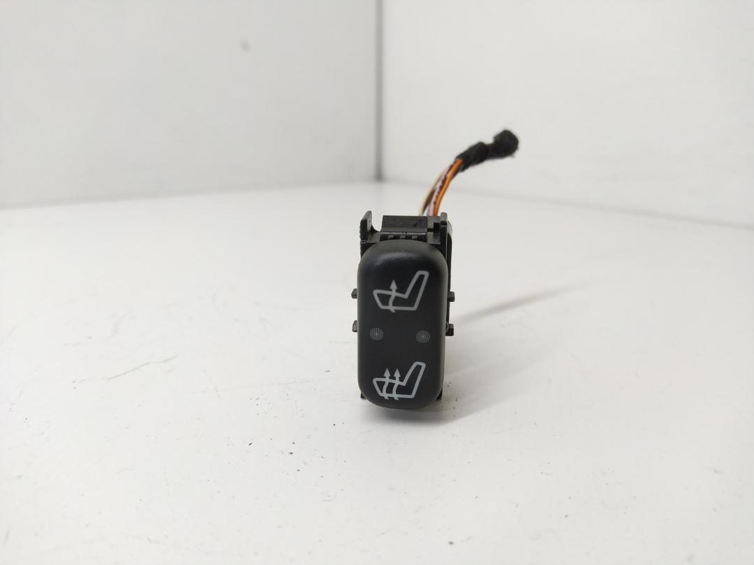 кнопка обогрева сидений Mercedes-Benz M-Class ML W163 2002, 2.7 л., дизель, АКПП, серый, внедорожник 5 дв., 1638200210
