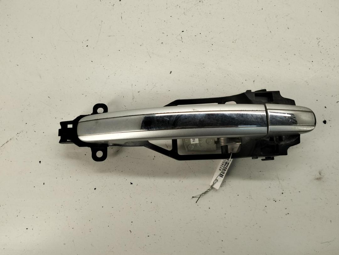 ручка наружная передняя правая Volkswagen Phaeton 2007, 3.0 л., дизель, АКПП, серый, седан, 3D0837886N
