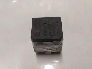 реле (прочие) Opel Zafira 2 поколение (B) [рестайлинг] 2009, 1.7 л., дизель, МКПП, красный, минивэн, 13171831