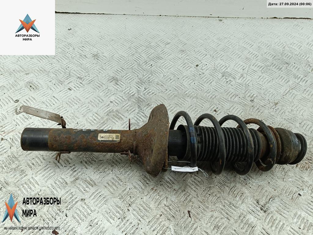 стойка передняя Volkswagen Golf 4 поколение 2002, 1.4 л., бензин, МКПП, синий, хетчбэк 3 дв., 1J0413031S - фото №1