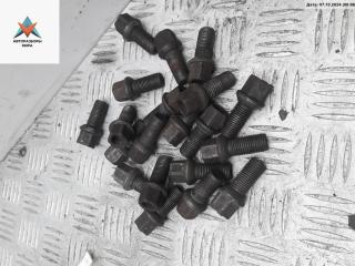 болт колесный Volkswagen Passat B5 1999, 1.8 л., бензин, МКПП, чёрный, седан