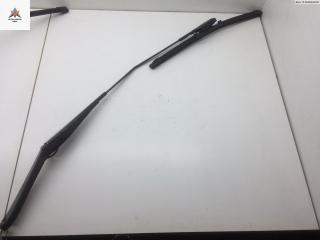 Щеткодержатель (поводок стеклоочистителя) передний Ford Fiesta 6 поколение 2009, 1.6 л., дизель, МКПП, белый, хетчбэк 3 дв., 8A6117526AB