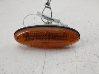 повторитель передний правый Mazda 323 BA 1996, 1.5 л., бензин, МКПП, красный, хетчбэк 5 дв., 046-4120