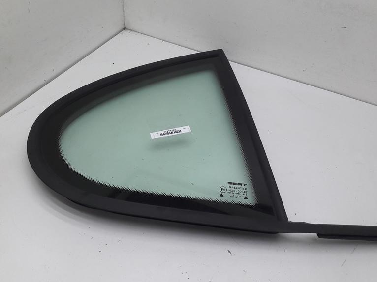форточка задняя правая SEAT Toledo 2 поколение 1999, 1.9 л., дизель, МКПП, синий, седан - фото №1