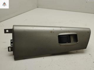 кнопка стеклоподъемника переднего правого Toyota Corolla 9 поколение (E120/E130) 2003, 2.0 л., дизель, МКПП, чёрный, хетчбэк 5 дв., 7423102280