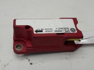 датчик AirBag Volkswagen Golf 4 поколение 1998, 1.4 л., бензин, МКПП, красный, хетчбэк 3 дв., 1J0909606D