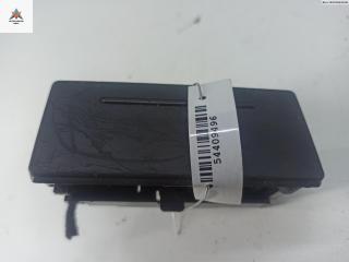 пепельница Audi A6 4B/C5 [рестайлинг] 2004, 2.4 л., бензин, МКПП, серый, универсал, 4B0857406