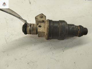 форсунка Volkswagen Passat B4 1994, 1.6 л., бензин, МКПП, синий, универсал, 037906031J