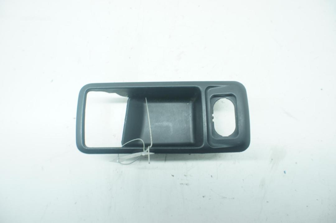 Корпус (держатель) ручки двери передней правой Ford C-Max 2005, 1.6 л., i, бензин, МКПП, серый, минивэн, 3M51226A36ADW