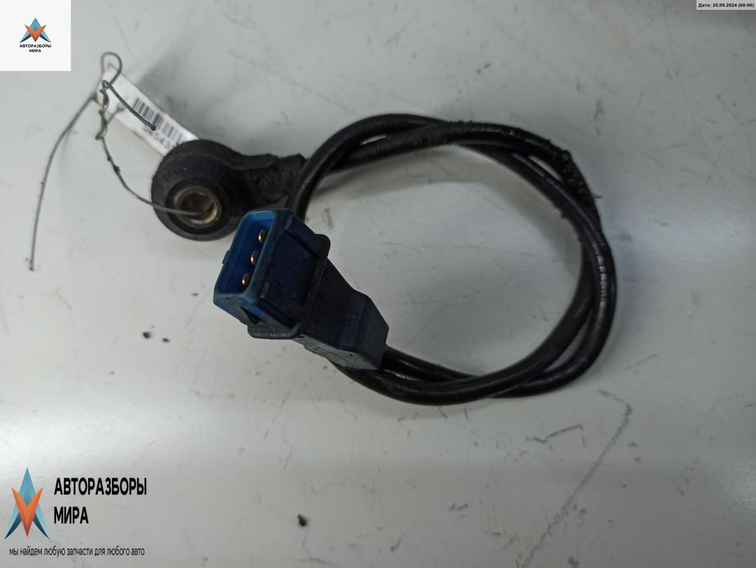 датчик детонации Audi A4 B5 1996, 1.8 л., бензин, МКПП, серый, универсал, 054905377G - фото №1