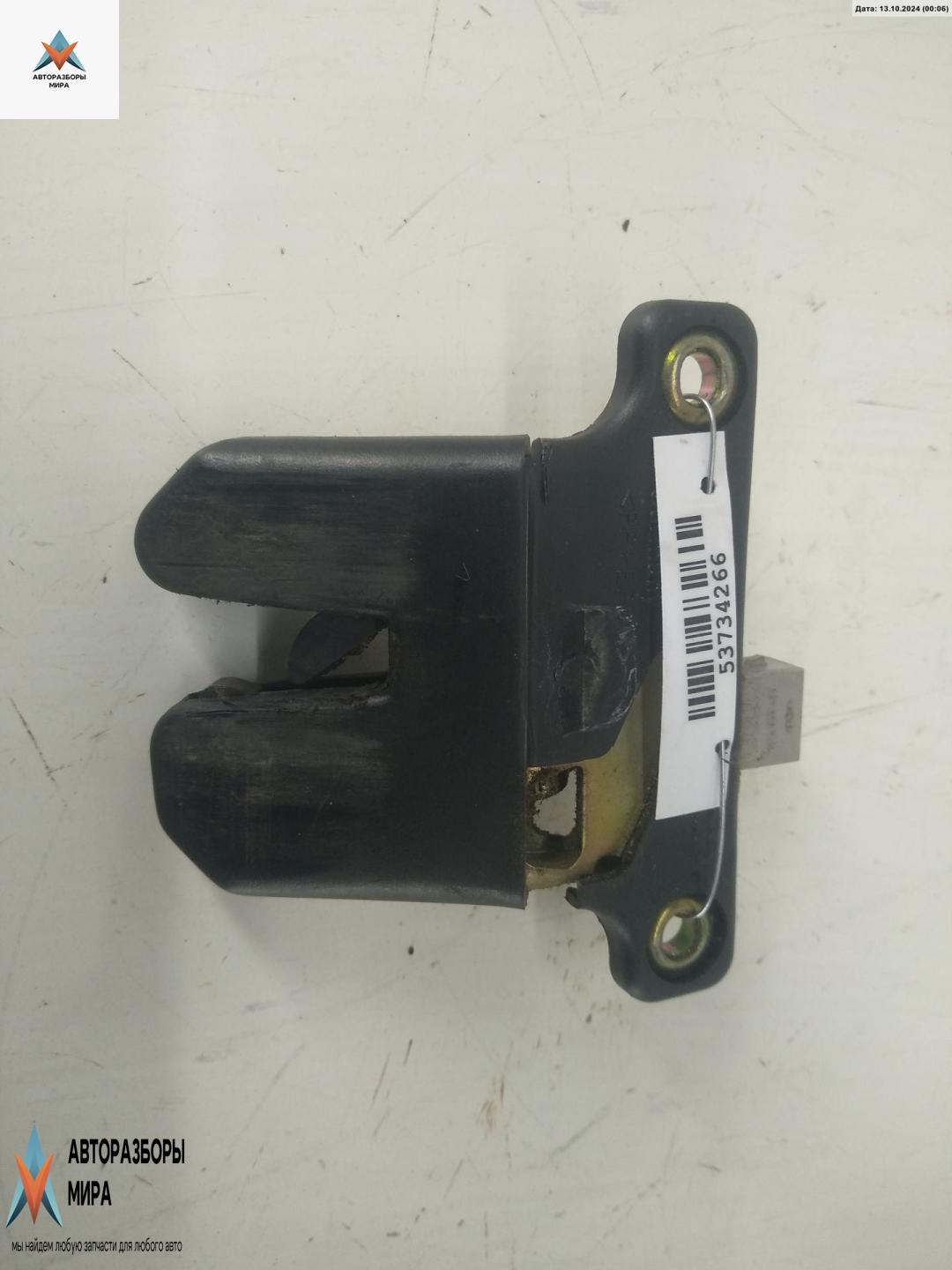 замок багажника Audi A4 B5 1995, седан - фото №1