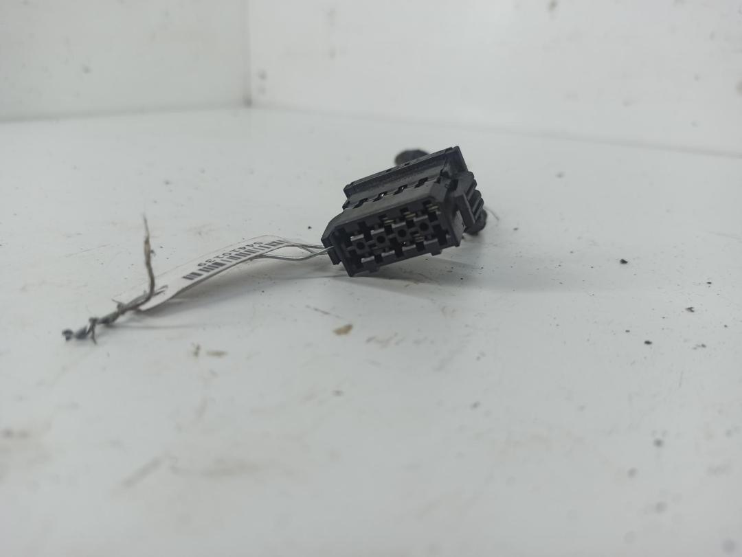 разъем (фишка) проводки Audi A4 B5 1996, 1.8 л., Ti, бензин, МКПП, красный, универсал, 893971983