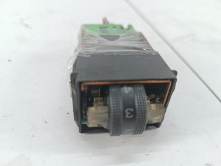 кнопка обогрева сидений Audi A6 4B/C5 [рестайлинг] 2002, 2.5 л., дизель, МКПП, синий, универсал, 4B0963563B