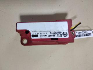 датчик AirBag Volkswagen Golf 4 поколение 1998, 1.4 л., бензин, МКПП, красный, хетчбэк 5 дв., 1J0906606D