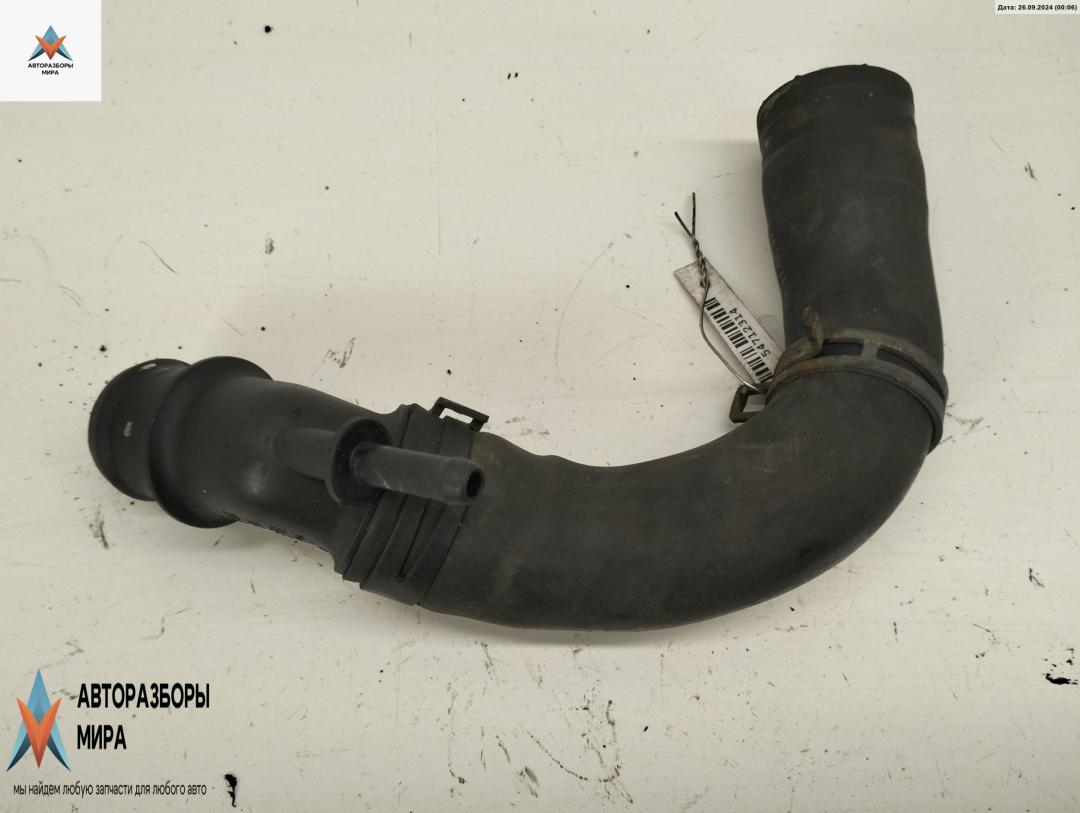 патрубок радиатора Volkswagen Golf 4 поколение 1999, 1.4 л., бензин, 1J0122101 - фото №1