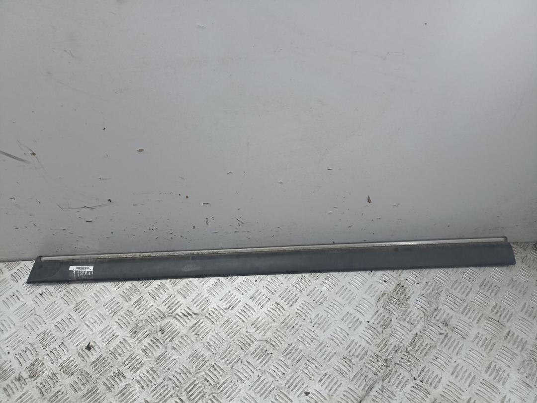 молдинг двери передней правой Opel Omega B 1996, 2.0 л., бензин, МКПП, серый, универсал