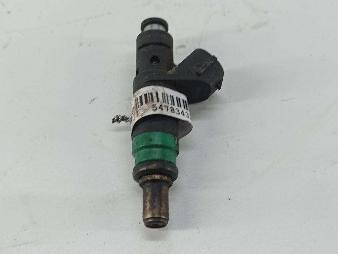 форсунка Audi A4 B6 2002, 3.0 л., бензин, АКПП, красный, универсал, 06C133551