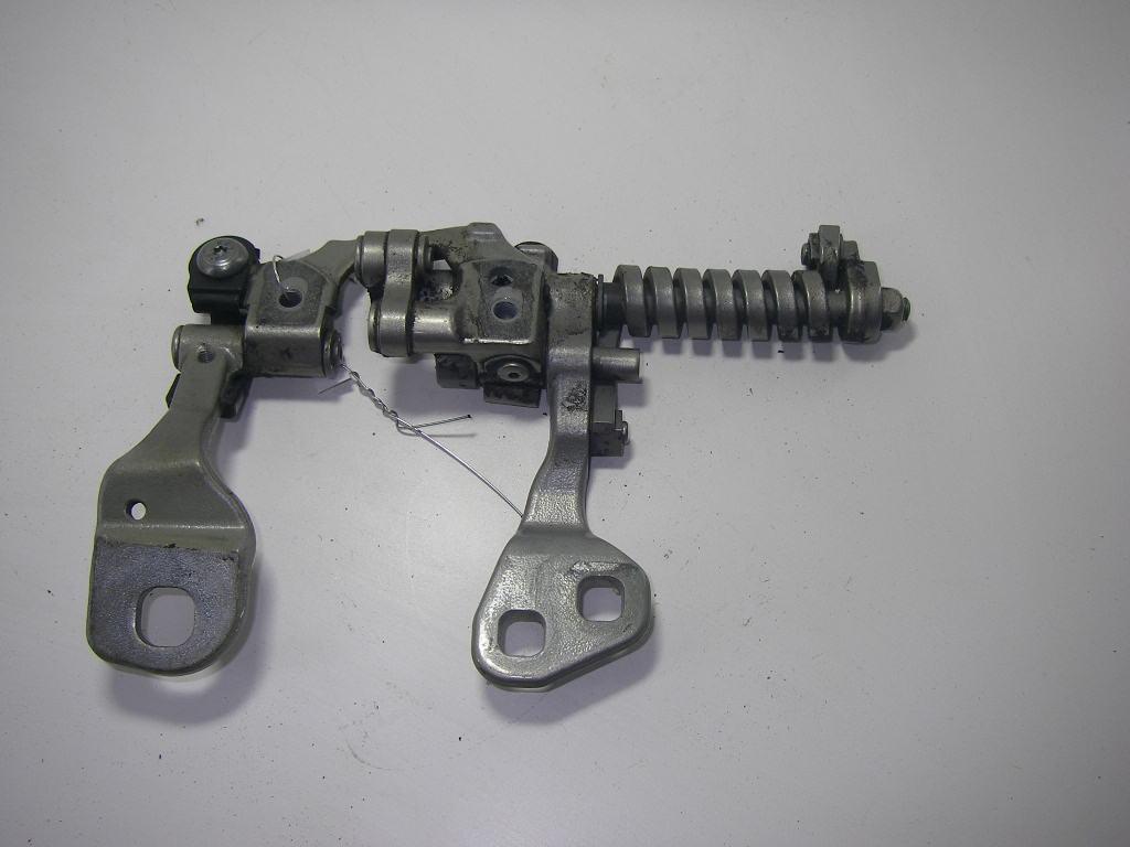 петля крышки багажника BMW 3 E90/E91/E92/E93 2007, жёлтый, универсал, 7119042
