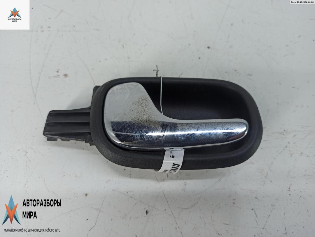 ручка внутренняя задняя левая Audi A4 B5 1996, 1.8 л., бензин, МКПП, чёрный, универсал, 8D0839019 - фото №1