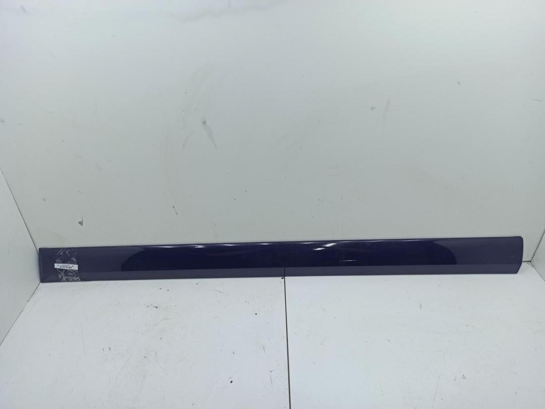 молдинг двери передней правой Opel Omega B 2000, 2.2 л., бензин, МКПП, синий, универсал, 90566962