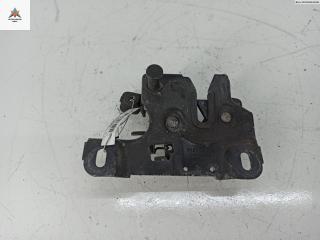 замок капота Audi A6 4B/C5 1999, 2.4 л., бензин, МКПП, серый, универсал, 8L0823509