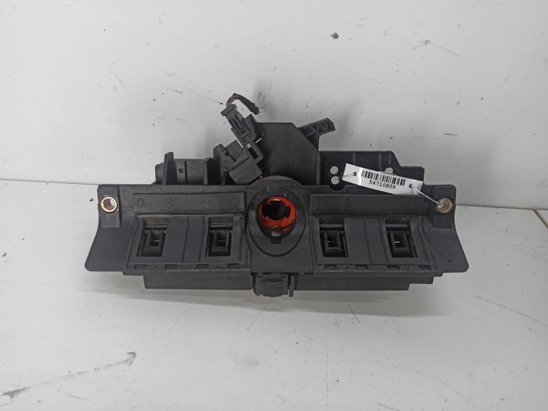 ручка крышки багажника Audi A6 4B/C5 2000, серый, седан, 4B0827565H - фото №1