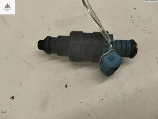 форсунка Volkswagen Passat B4 1996, 1.6 л., бензин, МКПП, синий, универсал, 037906031AD