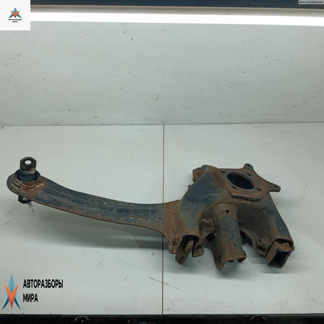 рычаг задний левый Ford Focus 2 поколение 2006, 1.6 л., дизель, МКПП, белый, универсал, 6M28044 - фото №1