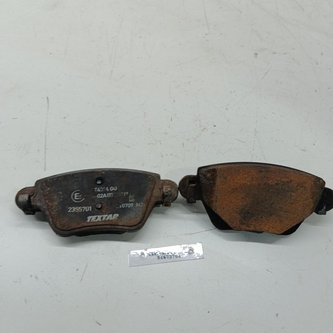 Колодки тормозные задние Ford Mondeo III 2002, 2.0 л., бензин, МКПП, серый, хетчбэк 5 дв., 2355701