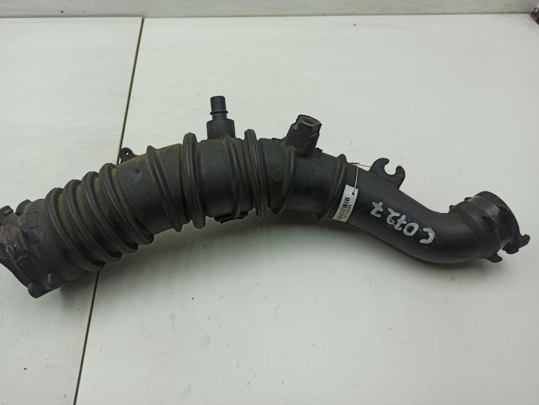 патрубок воздушного фильтра Renault Clio III 2008, 1.2 л., бензин, 8200519077