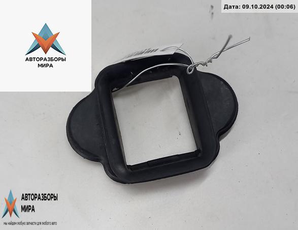уплотнитель двери BMW 5 серия F07/F10/F11 2012, 2.0 л., дизель, АКПП, белый, универсал, 7182007 - фото №1