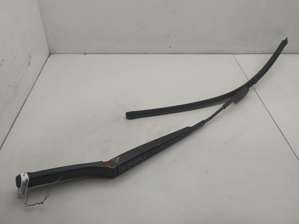 Щеткодержатель (поводок стеклоочистителя) передний Volkswagen Passat B6 2005, 2.0 л., дизель, МКПП, чёрный, универсал, 3C1955409C
