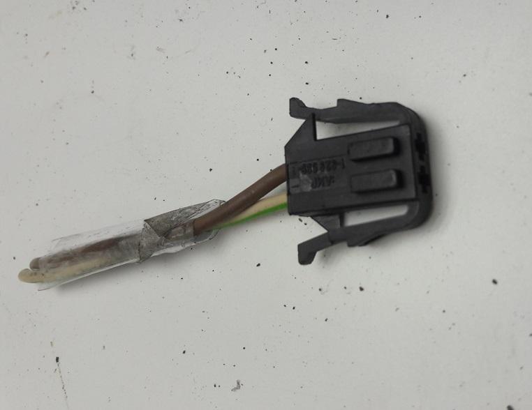 разъем (фишка) проводки Volkswagen Passat B3 1991, 1.8 л., бензин, АКПП, красный, седан, 191972702
