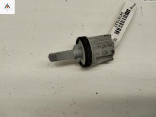 датчик температуры Volkswagen Golf 6 поколение 2010, 1.4 л., бензин, МКПП, чёрный, хетчбэк 5 дв., 1K0907543G