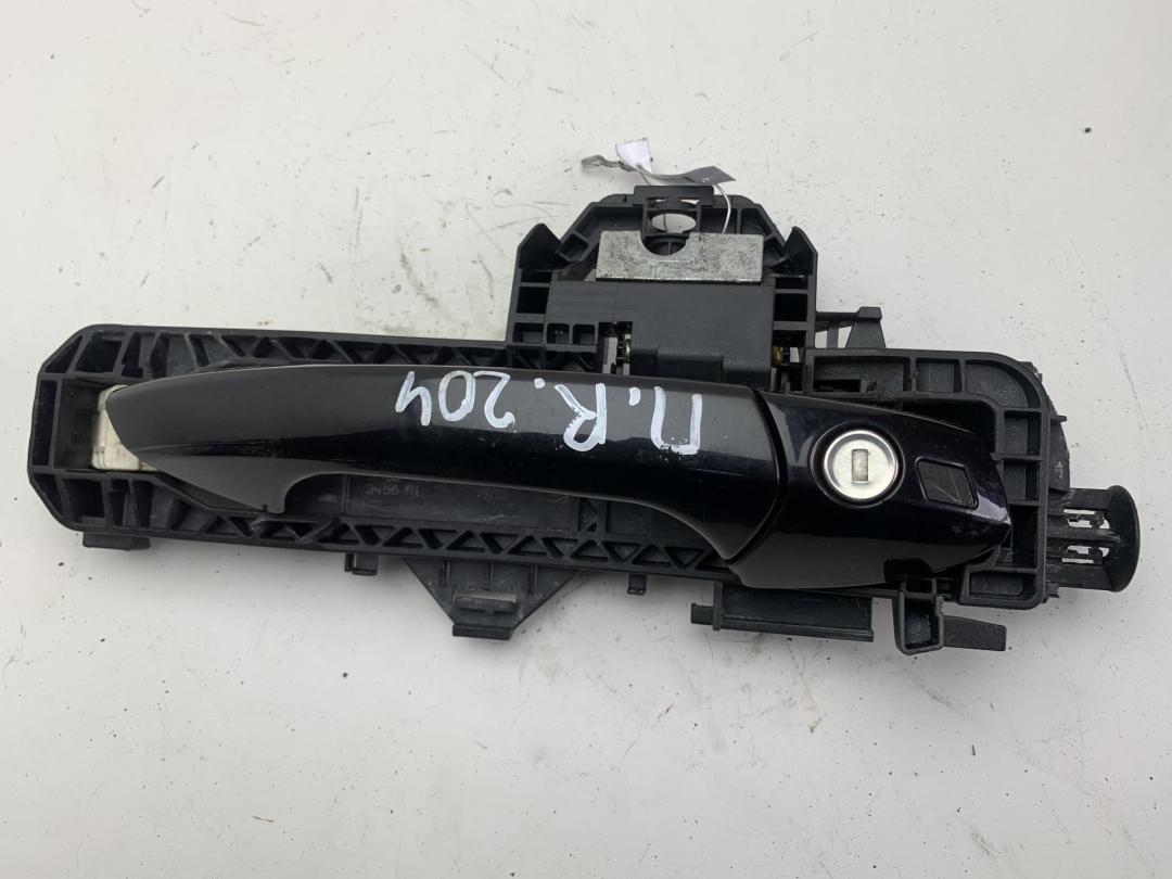 ручка наружная передняя правая Mercedes-Benz C-Класс W204/S204 2008, 2.2 л., дизель, МКПП, чёрный, седан, 2042000270 - фото №1