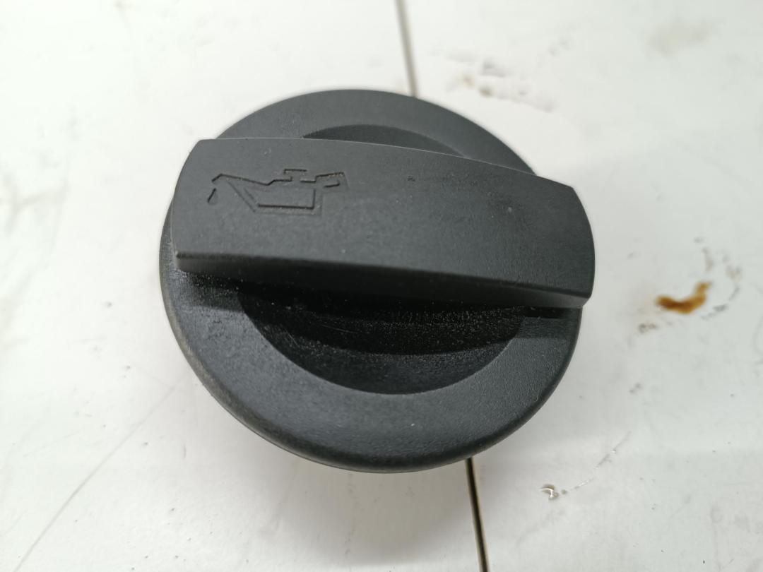 пробка маслозаливная Audi A6 C5 2002, 3.0 л., бензин, АКПП, серый, седан, 06C103485K