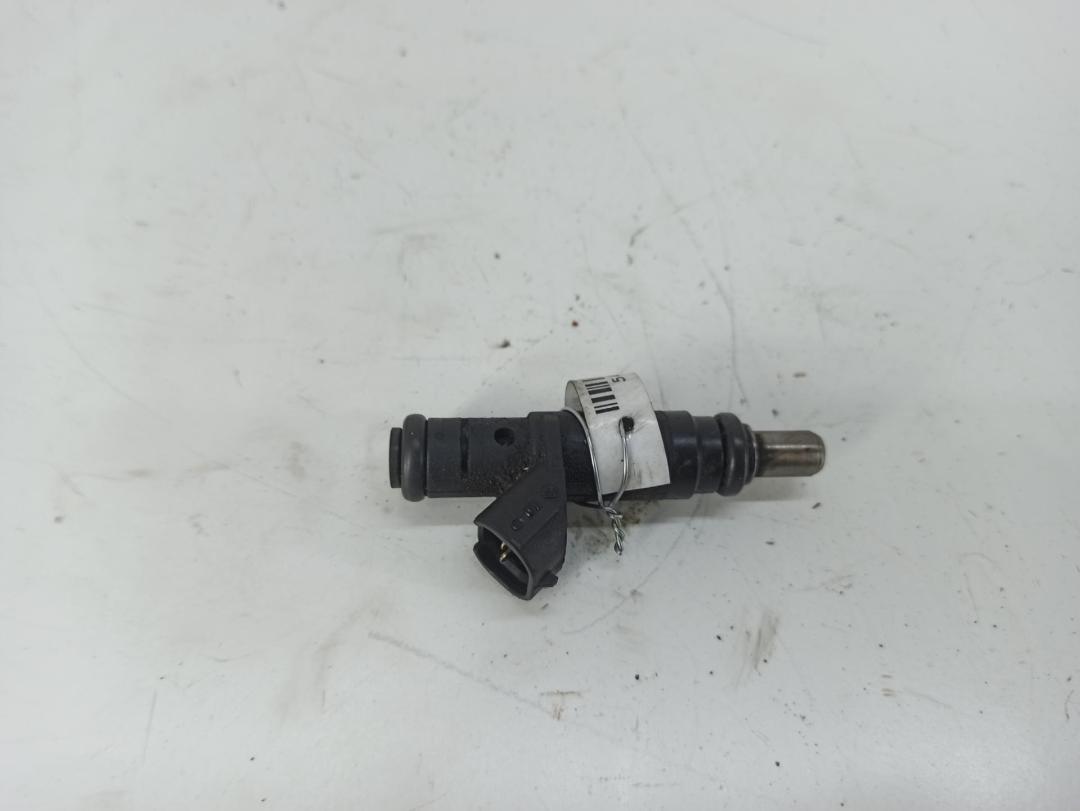 форсунка Audi A4 B6 2004, 2.0 л., бензин, АКПП, серый, универсал, 06B133551T
