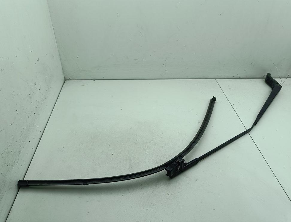 Щеткодержатель (поводок стеклоочистителя) передний Peugeot 407 2007, 2.0 л., дизель, МКПП, серый, седан, 74561