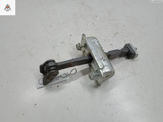 Ограничитель открывания двери задней Opel Corsa D 2008, хетчбэк 5 дв., 13181961