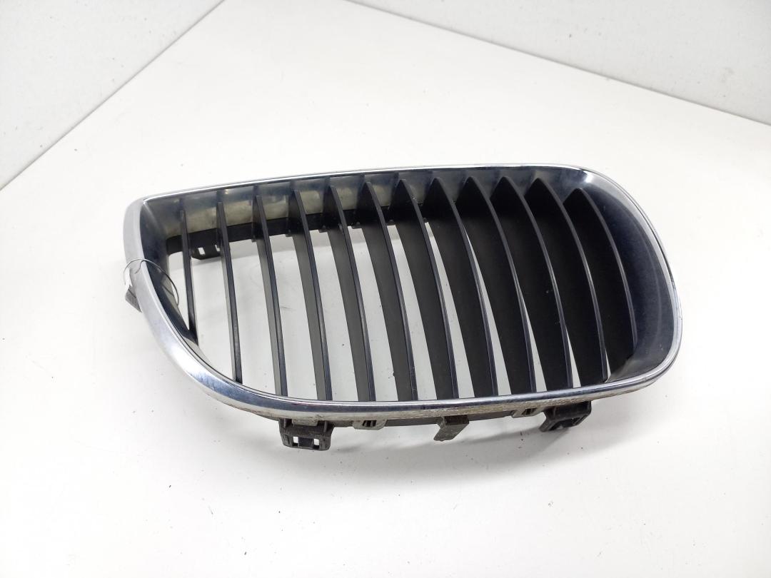 решетка радиатора BMW 1 E81/E87 2005, чёрный, хетчбэк 5 дв., 7077130
