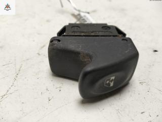 кнопка стеклоподъемника переднего правого Renault Megane 1 поколение [рестайлинг] 2000, 1.6 л., бензин, АКПП, серый, хетчбэк 5 дв., 429999