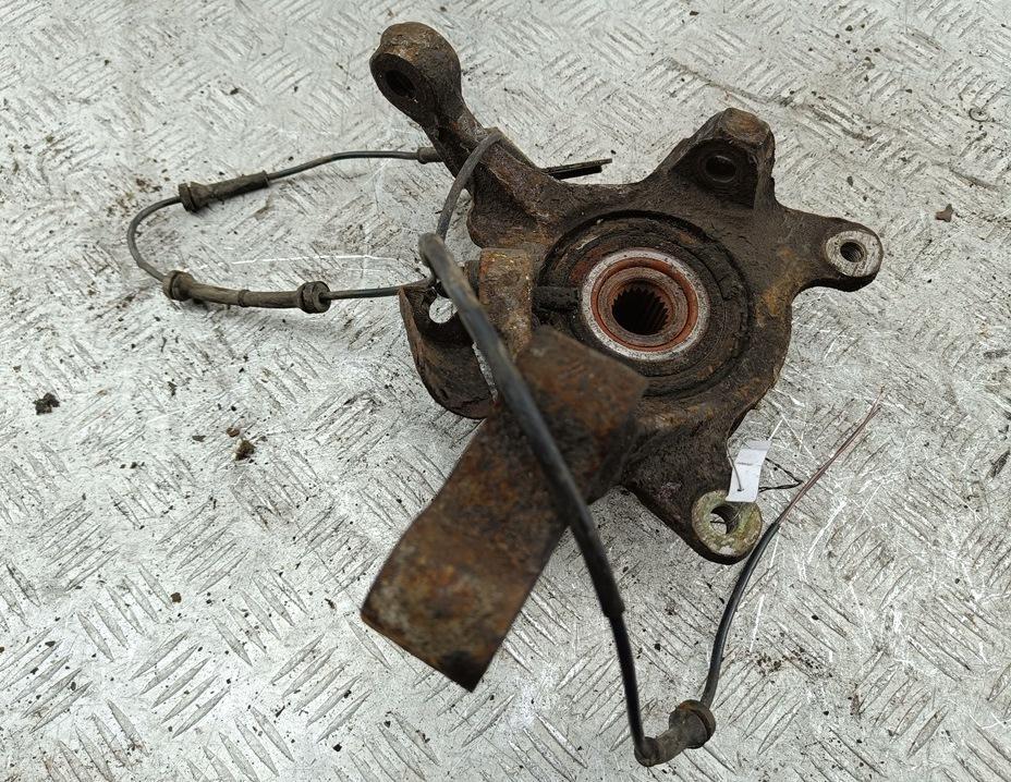 ступица передняя правая Renault Laguna I 1997, 1.8 л., бензин, МКПП, белый, хетчбэк 5 дв.