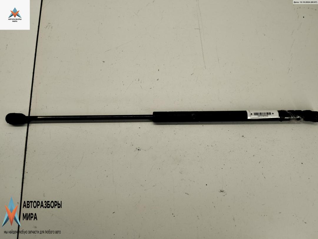 амортизатор крышки багажника (3-5 двери) Volkswagen Golf 3 поколение 1993, 1.4 л., бензин, МКПП, белый, хетчбэк 3 дв., 1H6827550A - фото №1