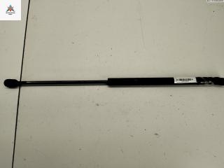 амортизатор крышки багажника (3-5 двери) Volkswagen Golf 3 поколение 1993, 1.4 л., бензин, МКПП, белый, хетчбэк 3 дв., 1H6827550A