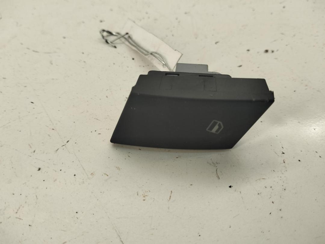 кнопка стеклоподъемника переднего правого SEAT Ibiza 2003, 1.2 л., бензин, МКПП, чёрный, хетчбэк 5 дв., 6L0959856