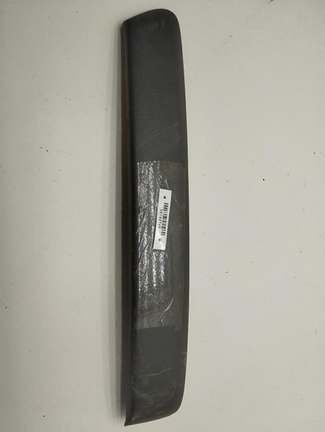молдинг переднего бампера Ford Focus II 2006, 1.8 л., бензин, МКПП, серый, универсал, 4M5117E909AF
